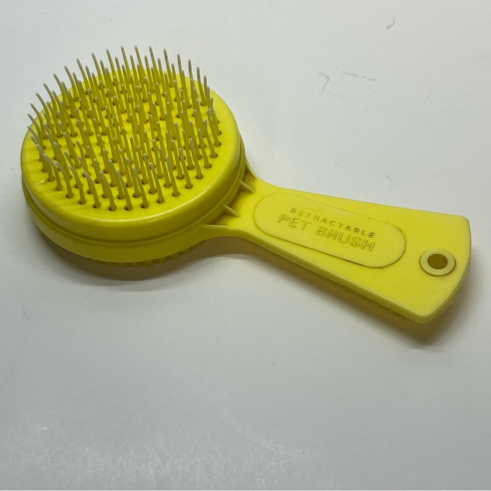 vintage yellow hong kong bandwagon‎ retractable brissles